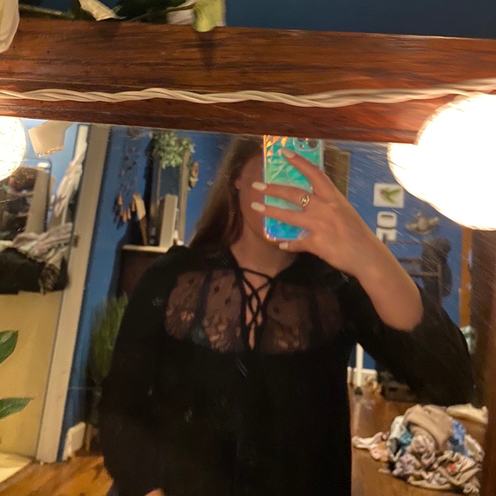 Classy blouse with mesh floral